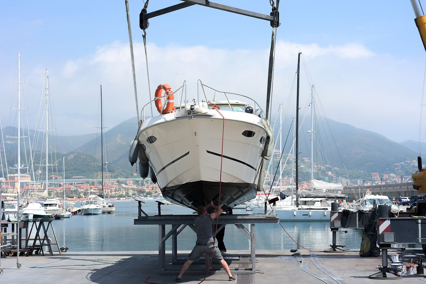Boat hull cleaning